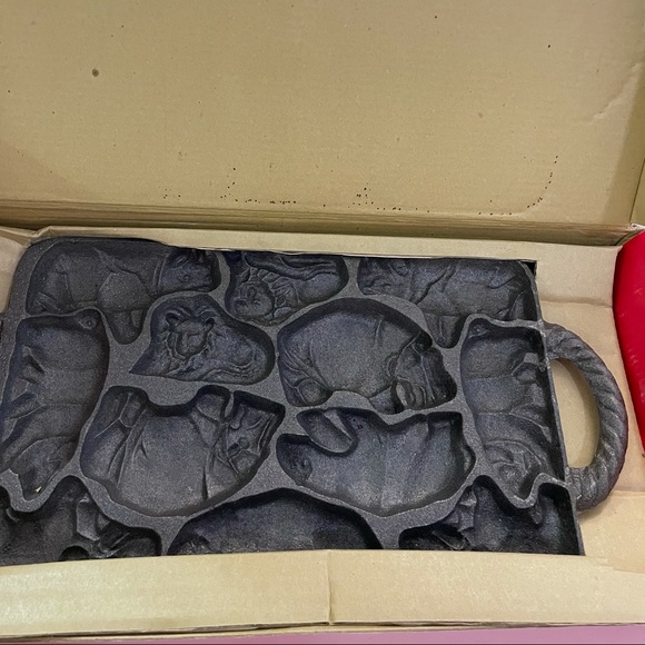 Roshco Baker’s Ad NWT Cast Iron Animal Baking Pan - Picture 2 of 6